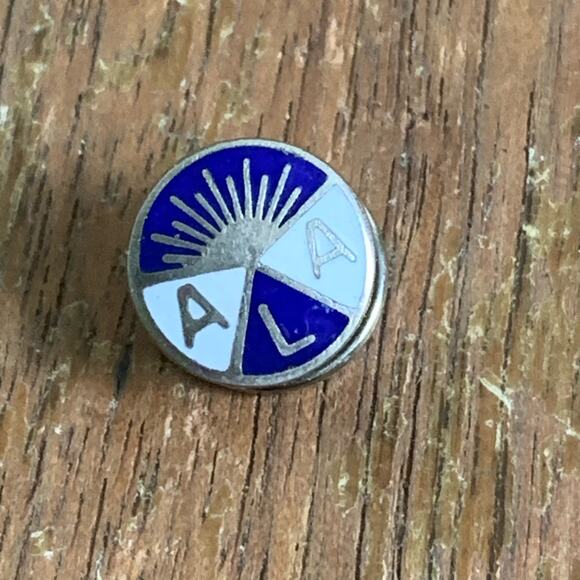 American Legion Auxiliary ALA VINTAGE Member Lapel Pin Blue Sunrise Screwback - Picture 1 of 5